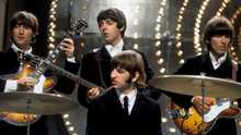 “The-Beatles-performing”