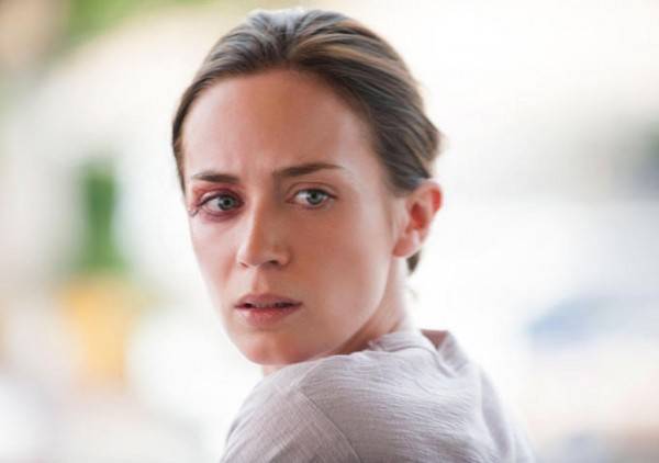 Sicario: First Poster and New Images Tease Denis Villeneuve's Drug War ...