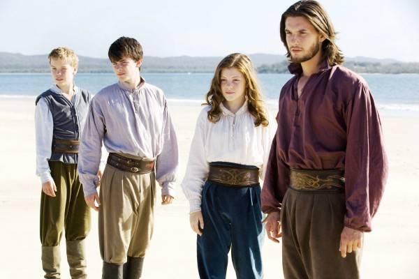 Chronicles of Narnia: The Silver Chair Recruits Joe Johnston to Direct