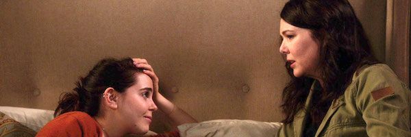 lauren-graham-mae-whitman-parenthood-slice