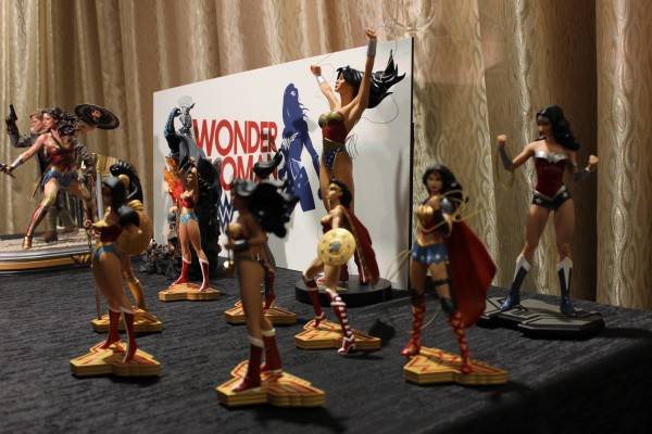 Comic-Con 2016: DC Collectibles Images