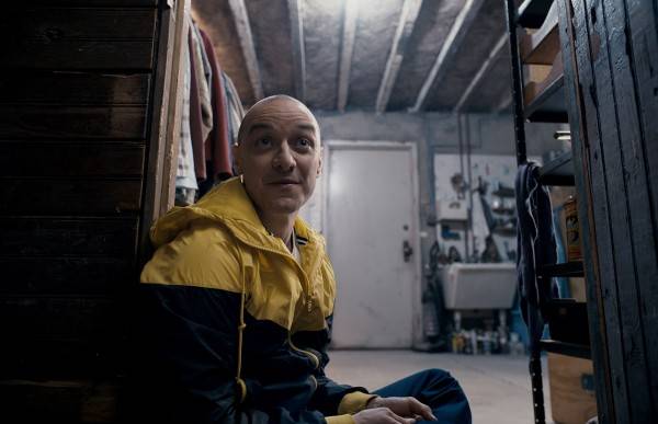 Split Review: M. Night Shyamalan & James McAvoy Deliver