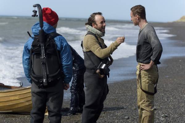 derek-cianfrance-michael-fassbender-light-between-oceans
