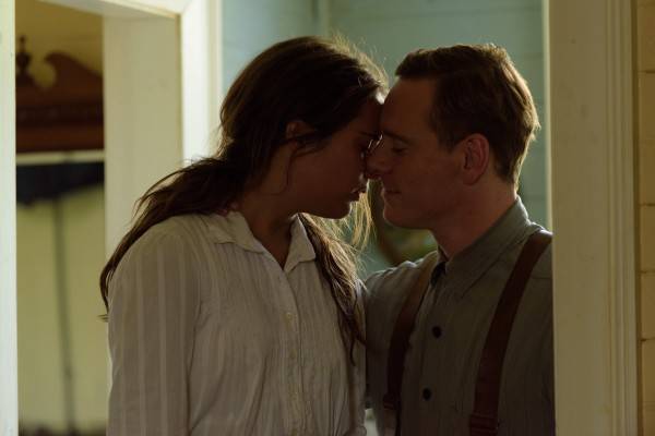 the-light-between-oceans-michael-fassbender-alicia-vikander