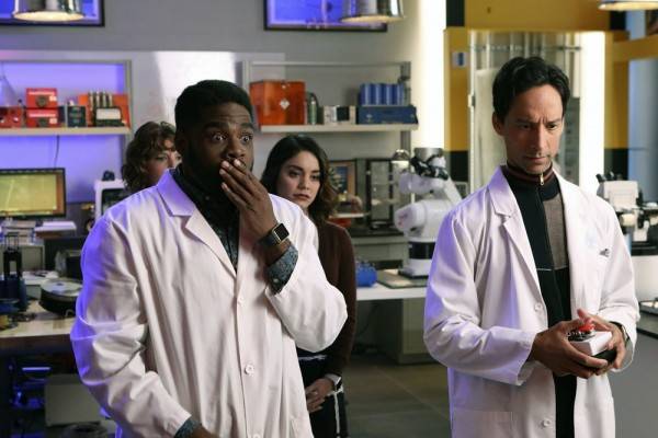 Powerless Review: NBC's Comedy Brightens Up DC's World