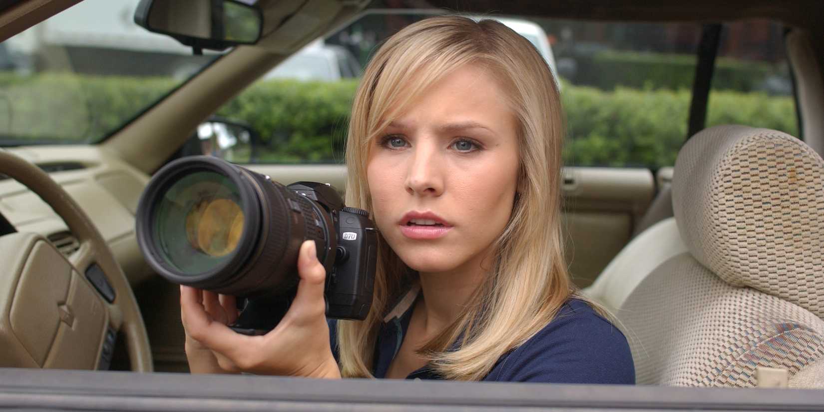 Kristen Bell as 'Veronica Mars'.