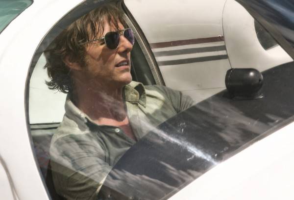 american-made-tom-cruise-2