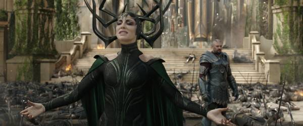 Thor: Ragnarok: Cate Blanchett's Hela Shines in New Video