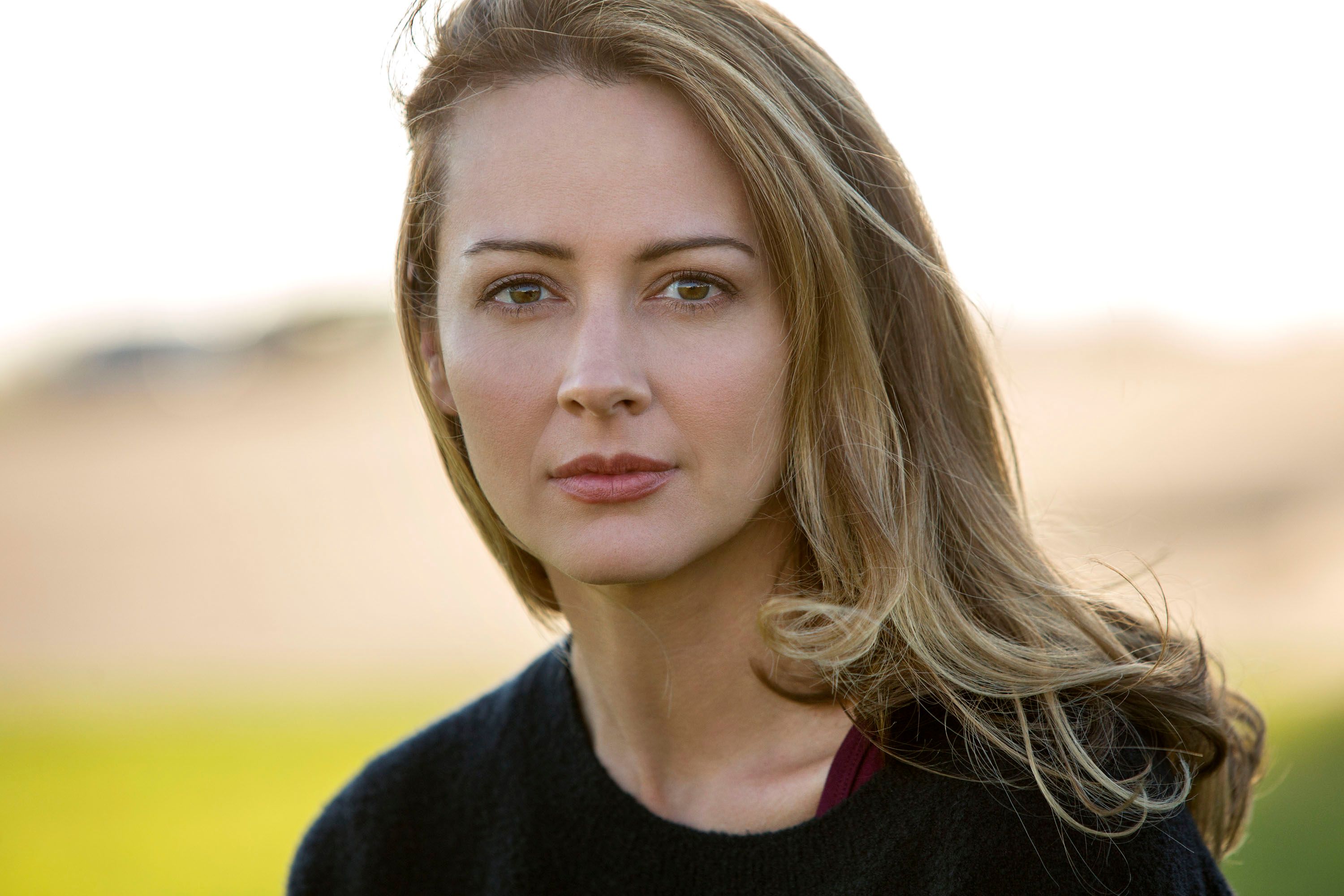 Amy Acker.