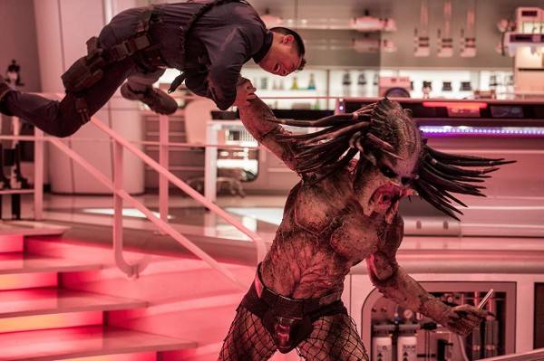 New The Predator Trailer Is Here to Hunt You Down