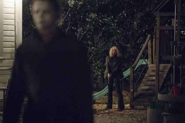 halloween-jamie-lee-curtis-michael-myer