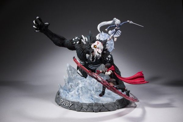 RWBY McFarlane Toys Statue: Weiss and Ruby Battle an Alpha Beowolf