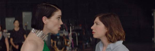 The Nowhere Inn Review: St. Vincent Mockumentary Goes Nowhere