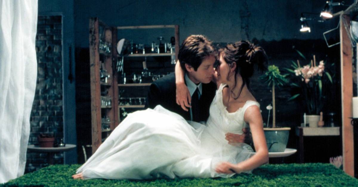 Viagra guruhining solisti Nadya Granovskaya yalangoch.