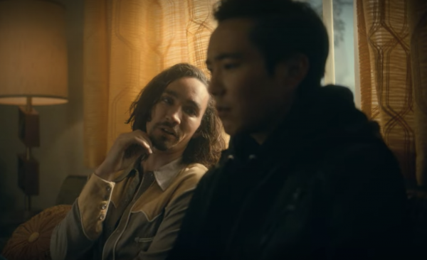 umbrella-academy-season-2-klaus-ghost-ben
