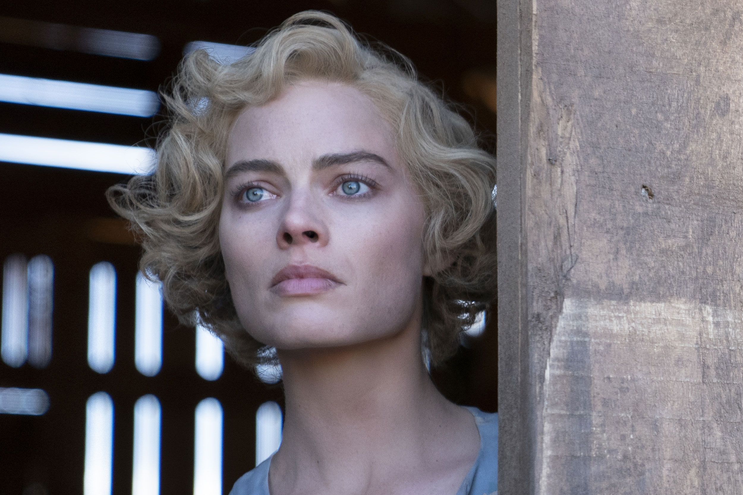 dreamland-margot-robbie-social