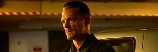 the-informer-joel-kinnaman-01-slice