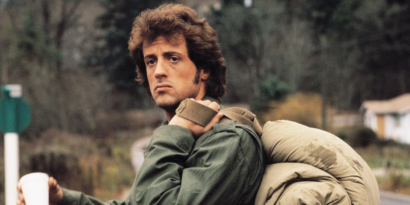 John Rambo (Sylvester Stallone) with a bag over his shoulder in 'First Blood'