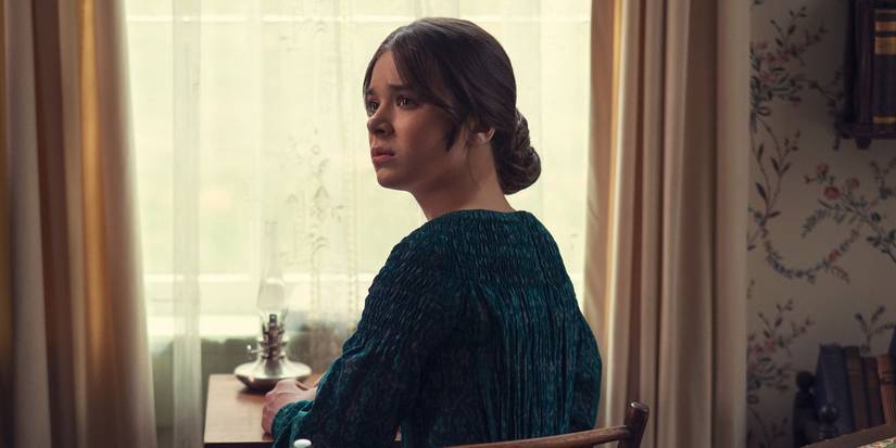 Emily Dickinson (Hailee Steinfeld) in 'Dickinson'