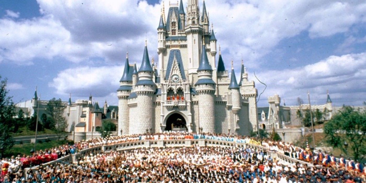 walt-disney-world-opening-day-social-features