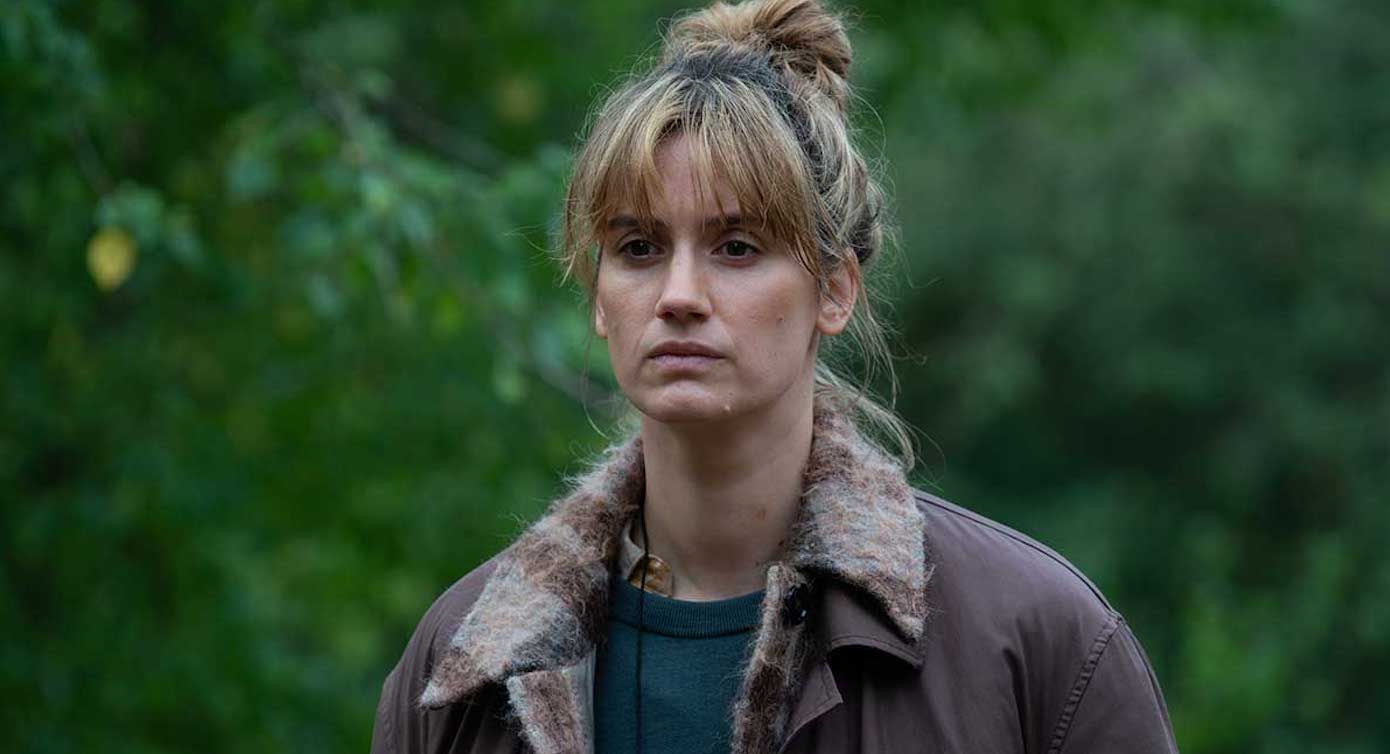 Netflix’s 6-Part Dark Masterpiece Makes Its Strangest Clue the Scariest Detail