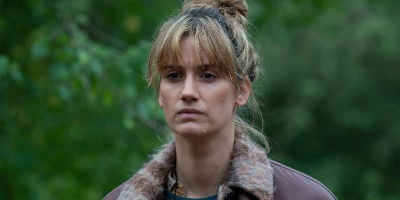 Naia Thulin (Danica Ćurčić) in the Chestnut Man.