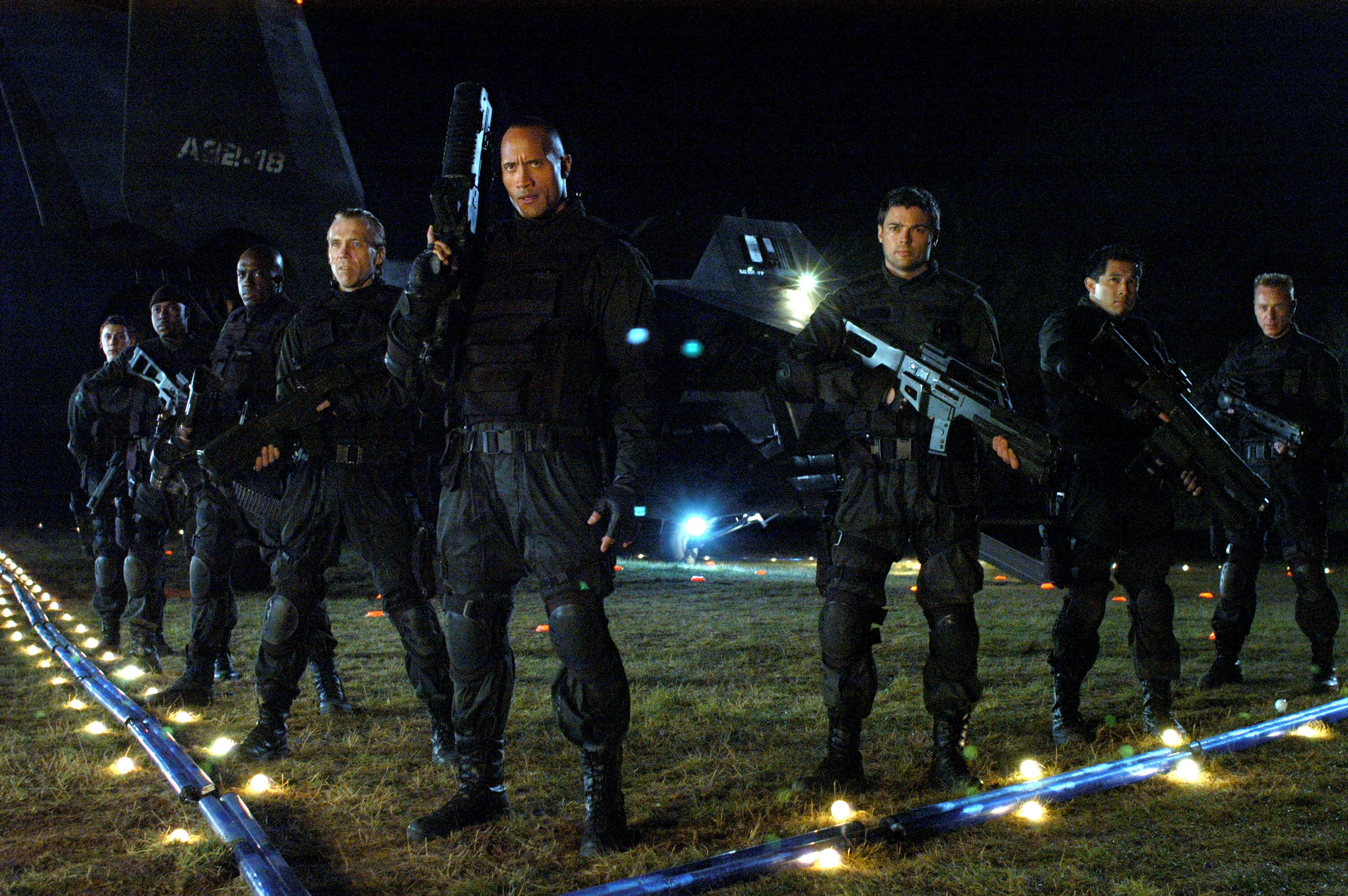 20 Years Before Becoming Johnny Cage, Karl Urban Headlined Another ...