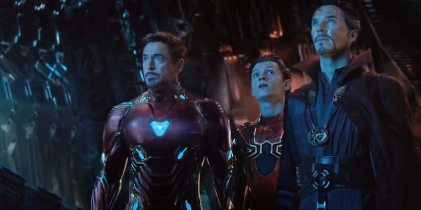 Tom Holland, Robert Downey, Jr. dan Benedict Cumberbatch membintangi Avengers: Perang Infinity