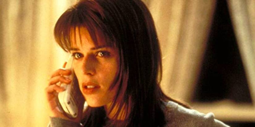 Neve Campbell as Sidney Prescott on the phone in Scream.