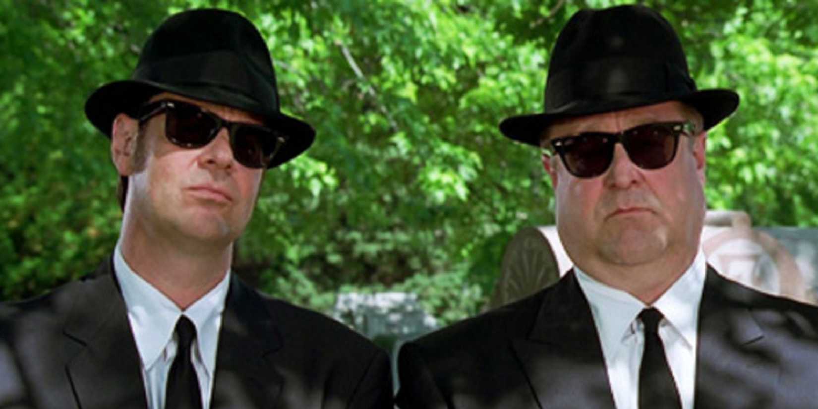 Dan Aykroyd and John Goodman side by side in Blues Brothers 2000