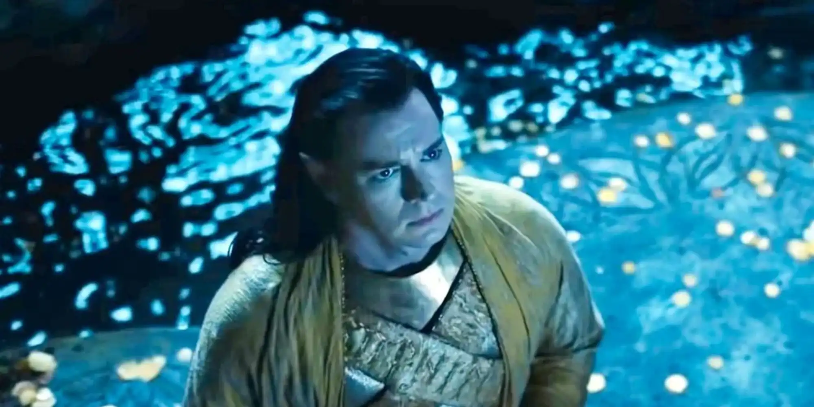 Gil-galad standing in water