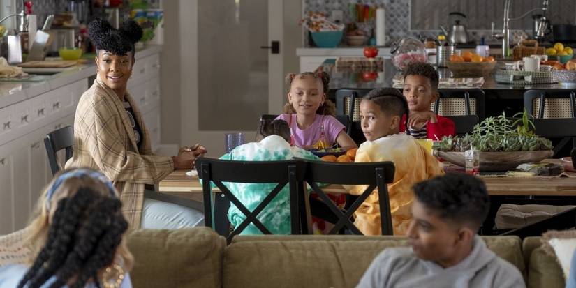 Journee Brown, Kylie Rogers, Aryan Simhadri, Gabrielle Union, Sebastian Cote, Christian Cote, Mykal-Michelle Harris, Leo Abelo Perry in Cheaper By The Dozen