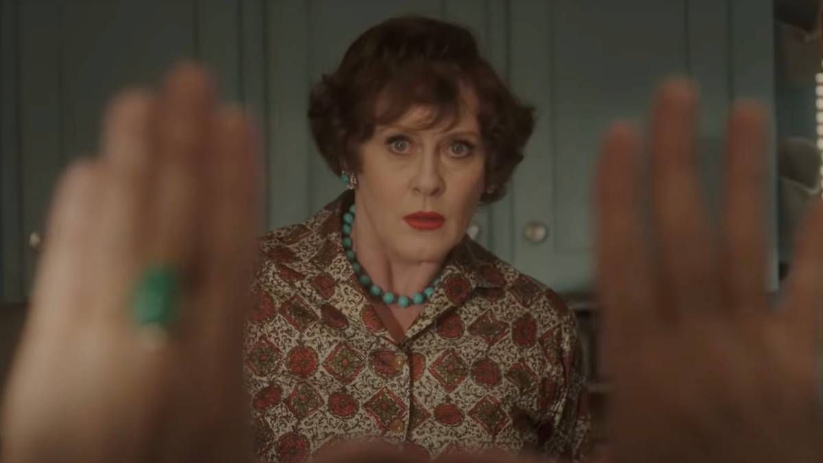 julia-trailer-sarah-lancashire-social