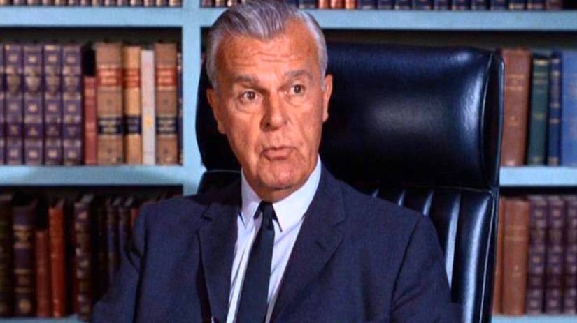 Neil Hamilton Batman: Every Commissioner Gordon Live-Action Performance Ranked
