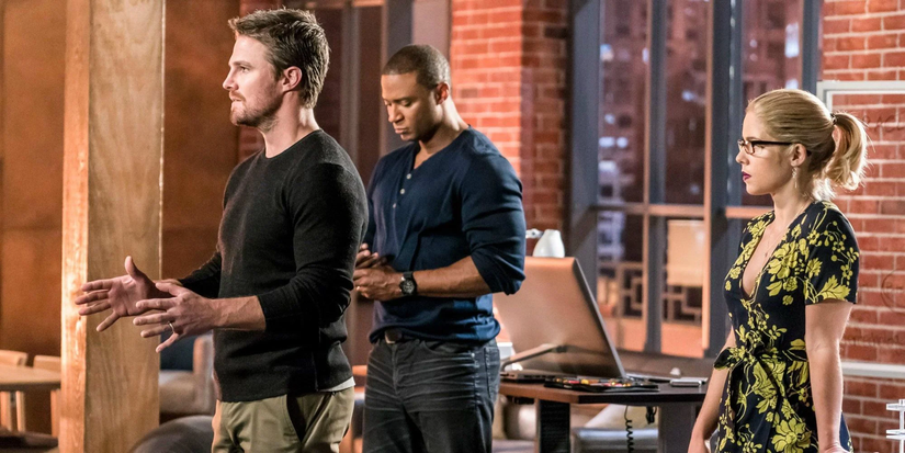 Arrow-Stephen-Amell-David-Ramsey-Emily-Bett-Rickards-Oliver-Queen-Diggle-Felicity