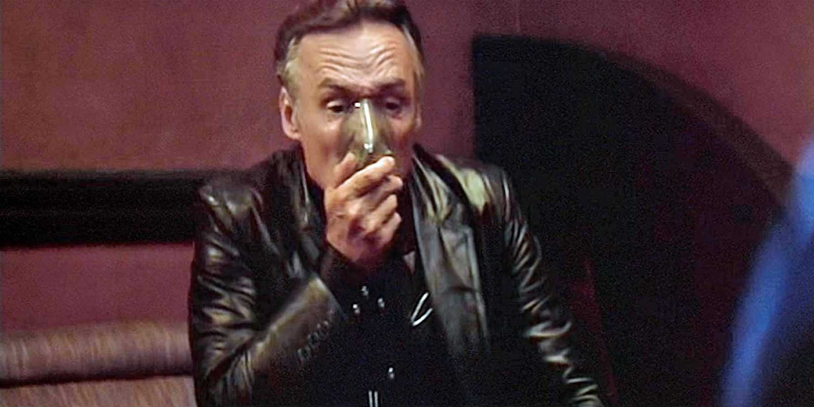 Frank Booth, Dennis Hopper, snorting gas in Blue Velvet.