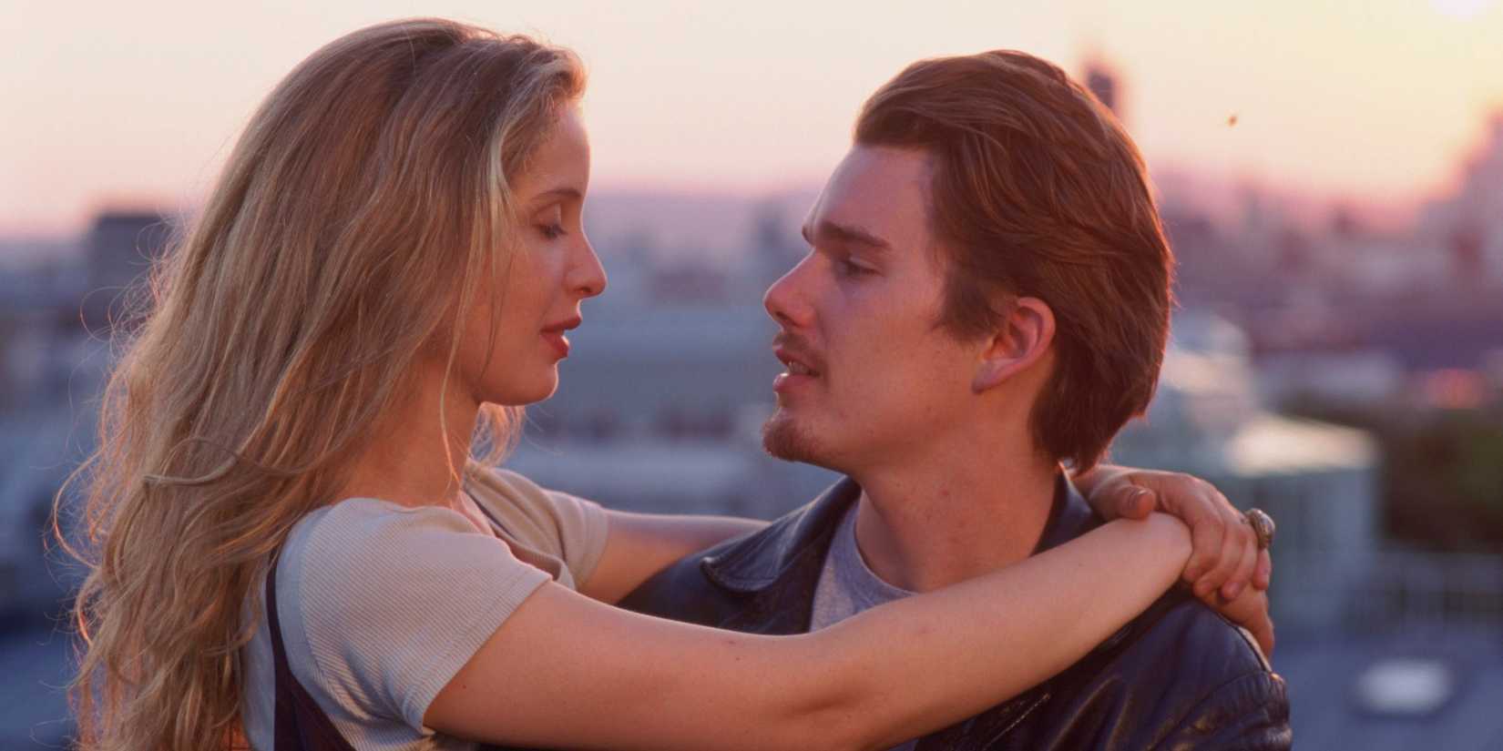 A shot of Julie Delpy's Céline holding Ethan Hawke's Jesse in Before Sunrise.
