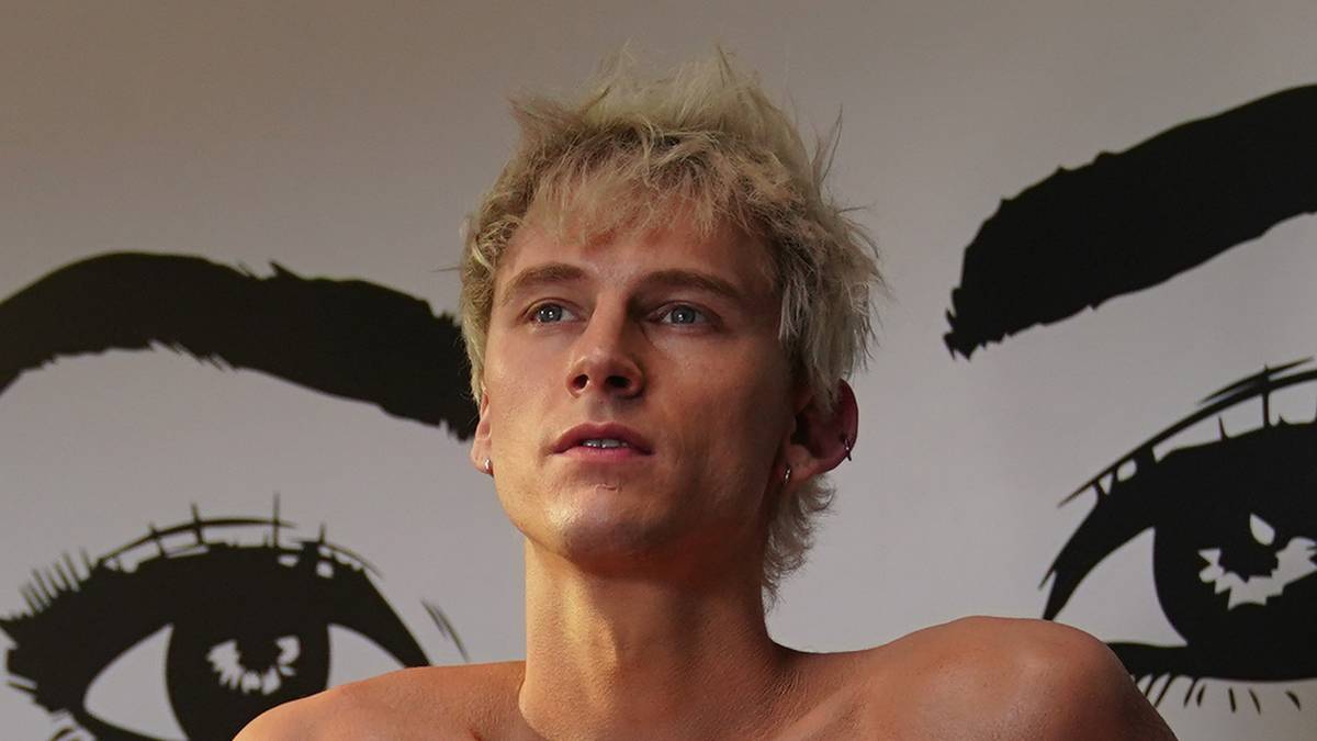 Machine Gun Comedy Machine Gun Kelly & Mod Sun on Making Their Stoner Comedy Good Mourning
