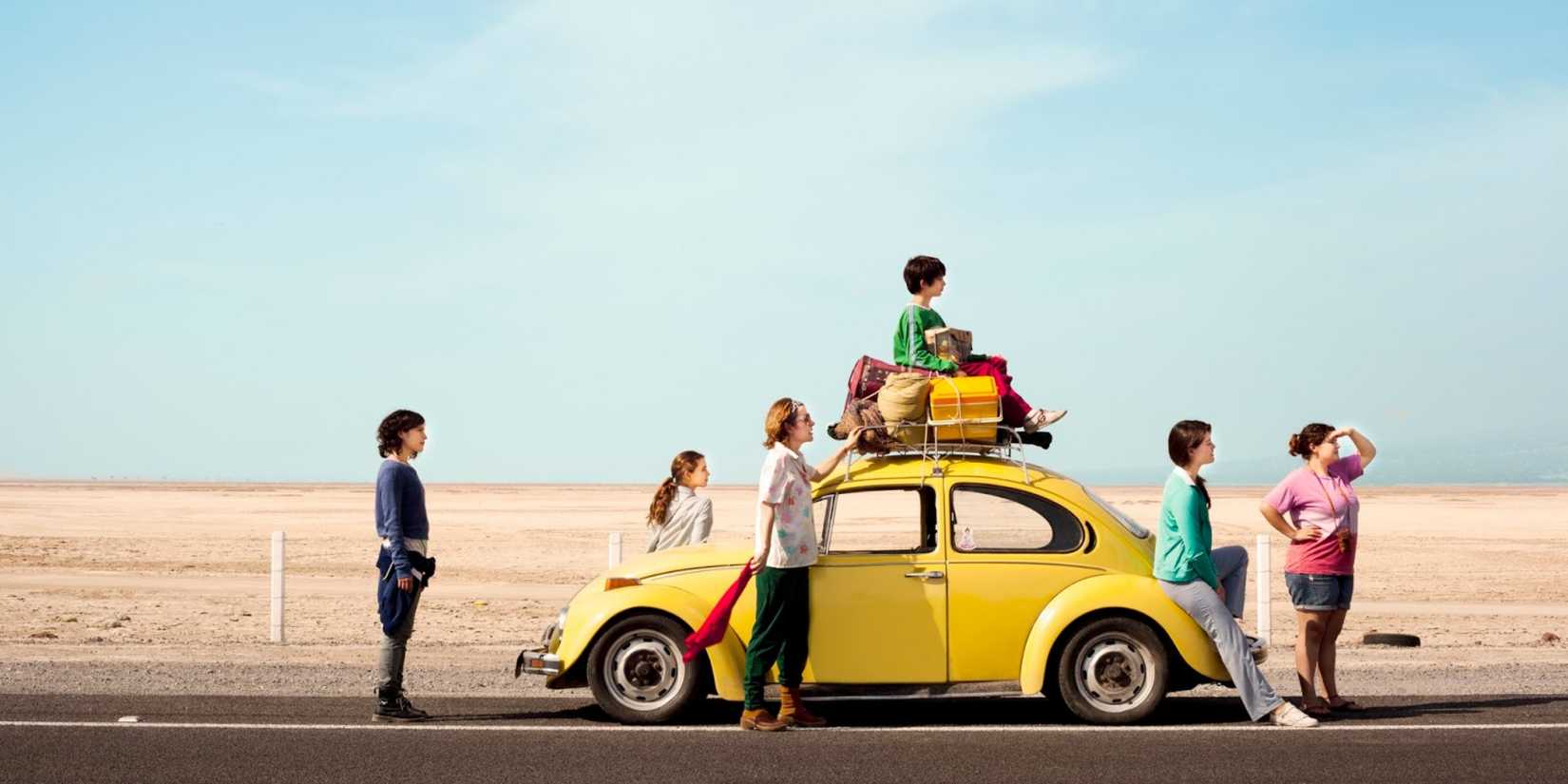 the family of "The Amazing Catfish", stranded on the highway, looking at horizon
