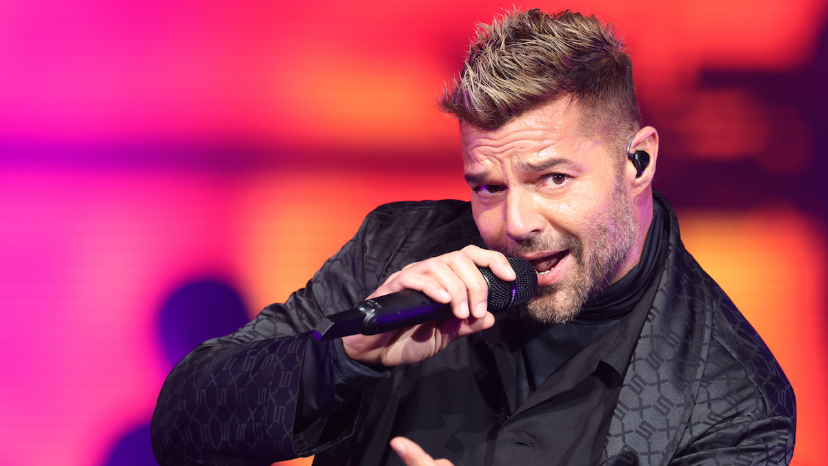 Mrs. American Pie: Ricky Martin Joins Kristen Wiig in Apple TV+ Comedy