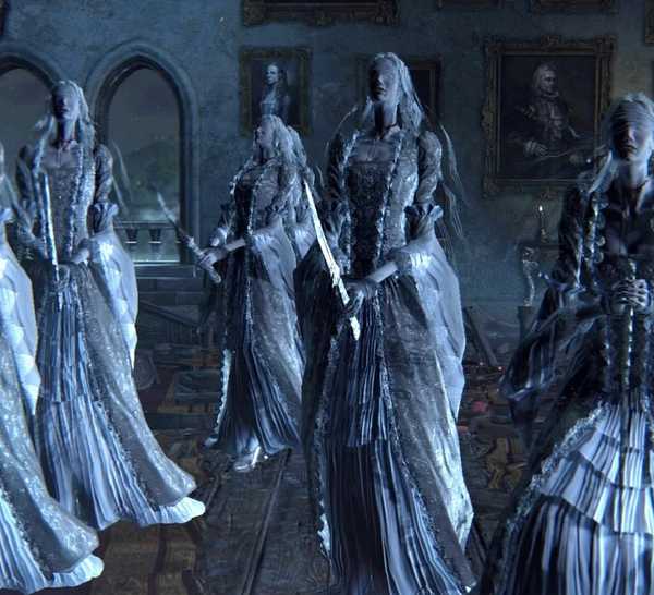 Silver Ladies waiting for players in Bloodborne.