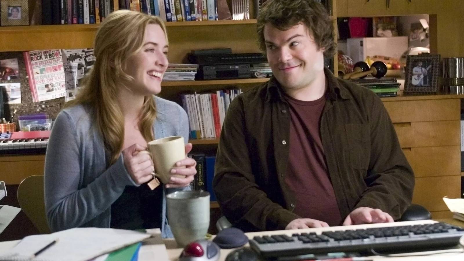 Kate Winslet's 'Holiday' Home: More Luxurious Than Journalist Life? - lifestyle news