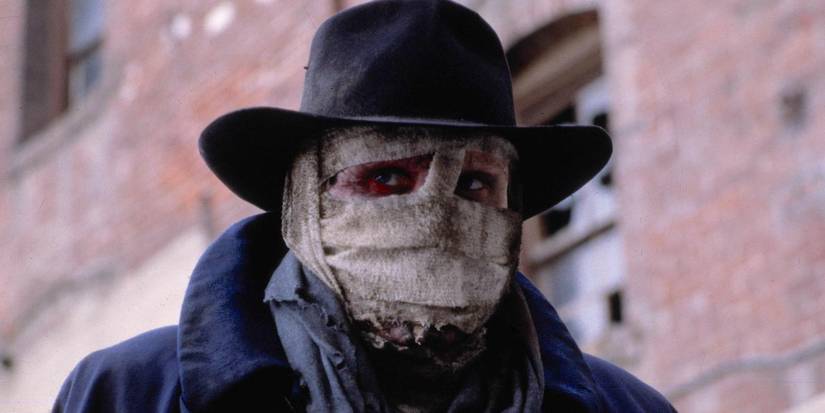 Liam Neeson as Peyton Westlake Darkman covered in bandages in Sam Raimi's 1990 superhero movie, Darkman.