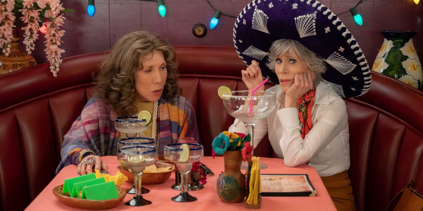 Frankie and Grace in a Mexican restaurant in Grace and Frankie