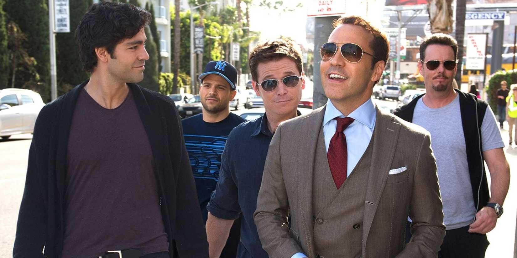 Vinny and his entourage walking the streets of L.A.