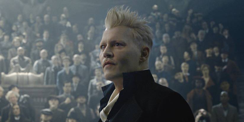 Gellert Grindelwad addressing a crowd in Fantastic Beasts: The Crimes of Grindelwald
