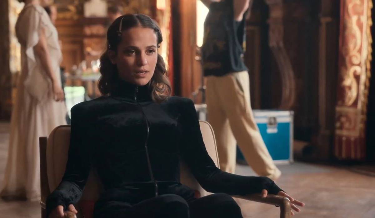 Kristen Stewart vs Emma Watson: A Comparison of Two Iconic Actresses, image size:1200x700