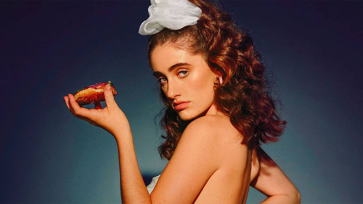 like-rachel-sennott-in-the-idol-watch-this-anxiety-inducing-comedy