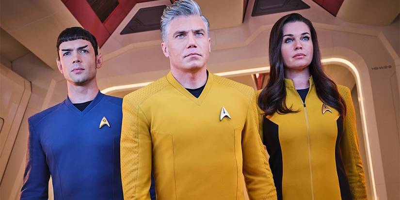 Ethan Peck Anson Mount and Rebecca Romijn in Star Trek Strange New Worlds Season 1