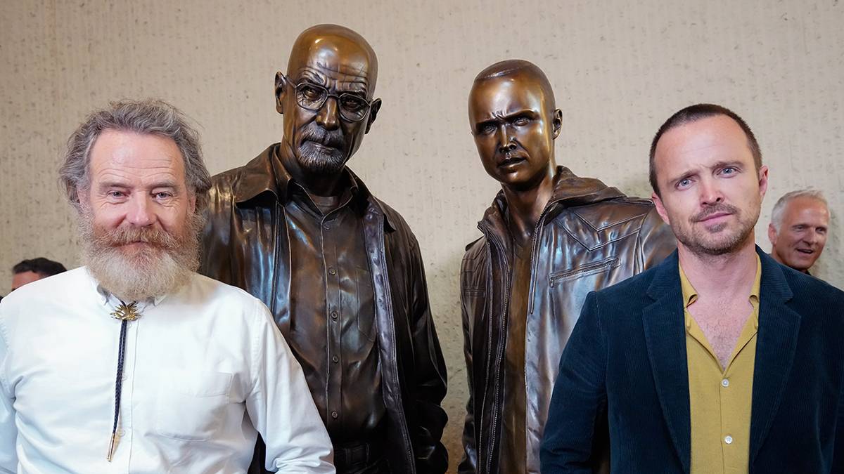 Bryan Cranston & Aaron Paul Breaking Bad Statues Unveiled